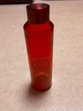 STARBUCKS Valentine Day 2022 Red Ombre Recycled Glass Water Bottle 22oz